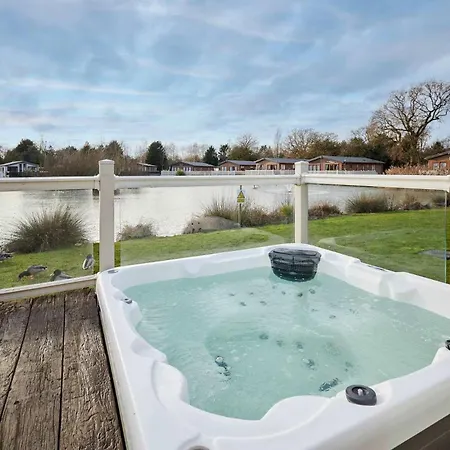 Lakeside Gem With Hot Tub