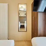 Lakeside Gem With Hot Tub Lodge York